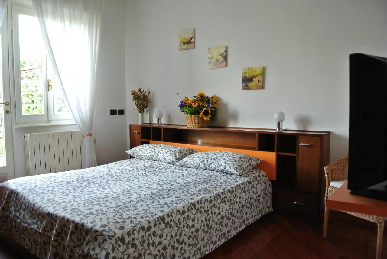 B&B Sari Como Bed & Breakfast